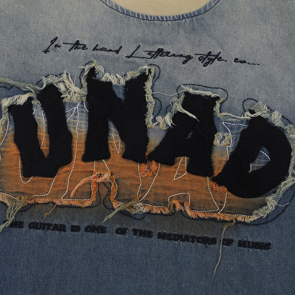 Short-sleeved t-shirt featuring "UNAD" letter embroidery