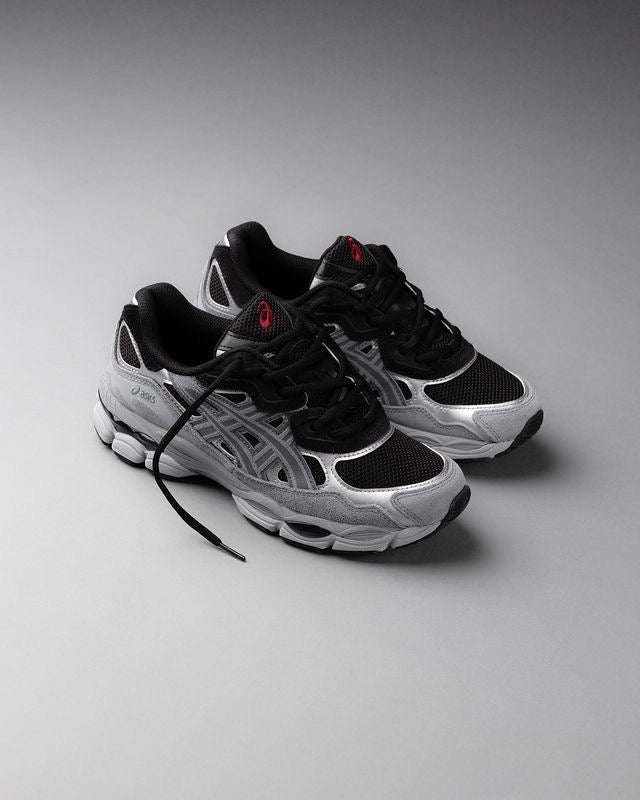 ASICS Sneakers