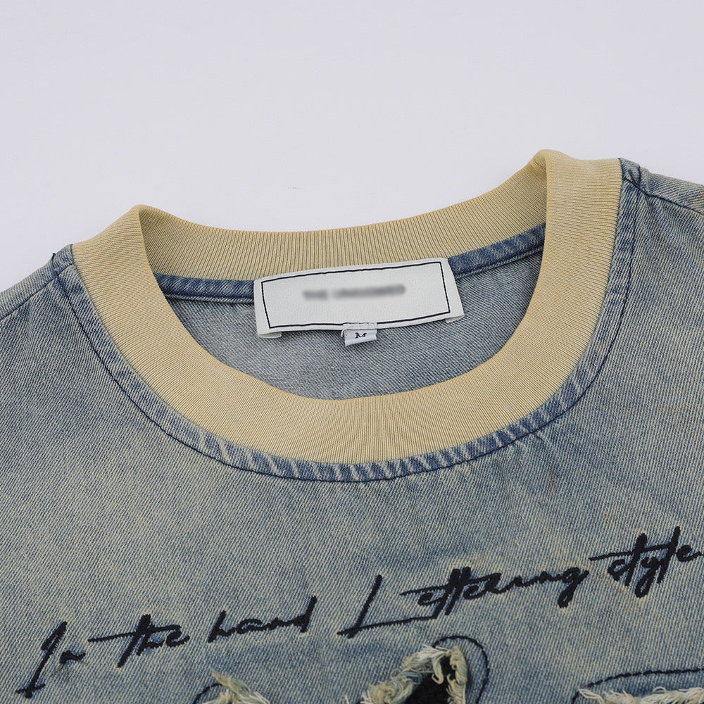 Short-sleeved t-shirt featuring "UNAD" letter embroidery