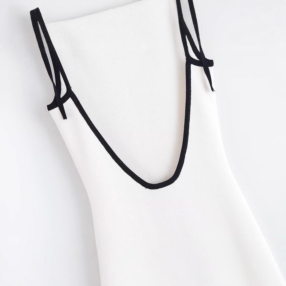 Backless contrast cami mini dress in white