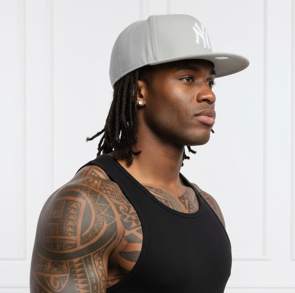 New Era New York Yankees Basic 59FIFTY fitted hat in a light gray color with a white logo