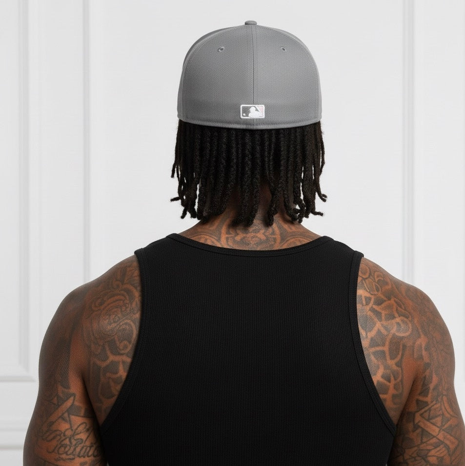 New Era New York Yankees Basic 59FIFTY fitted hat in a light gray color with a white logo